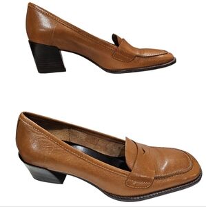 Etienne Aigner Women's Tan Loafers